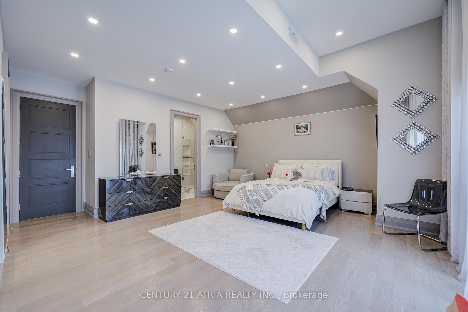 Photo 24 of 460 Hounslow Avenue, North York, Willowdale West — HOMEH