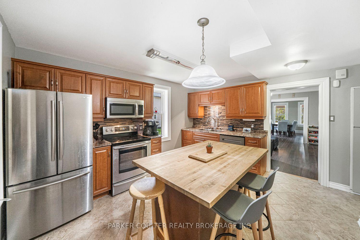 Photo 13 of 100 Maple Street, Tay, Victoria Harbour — HOMEH