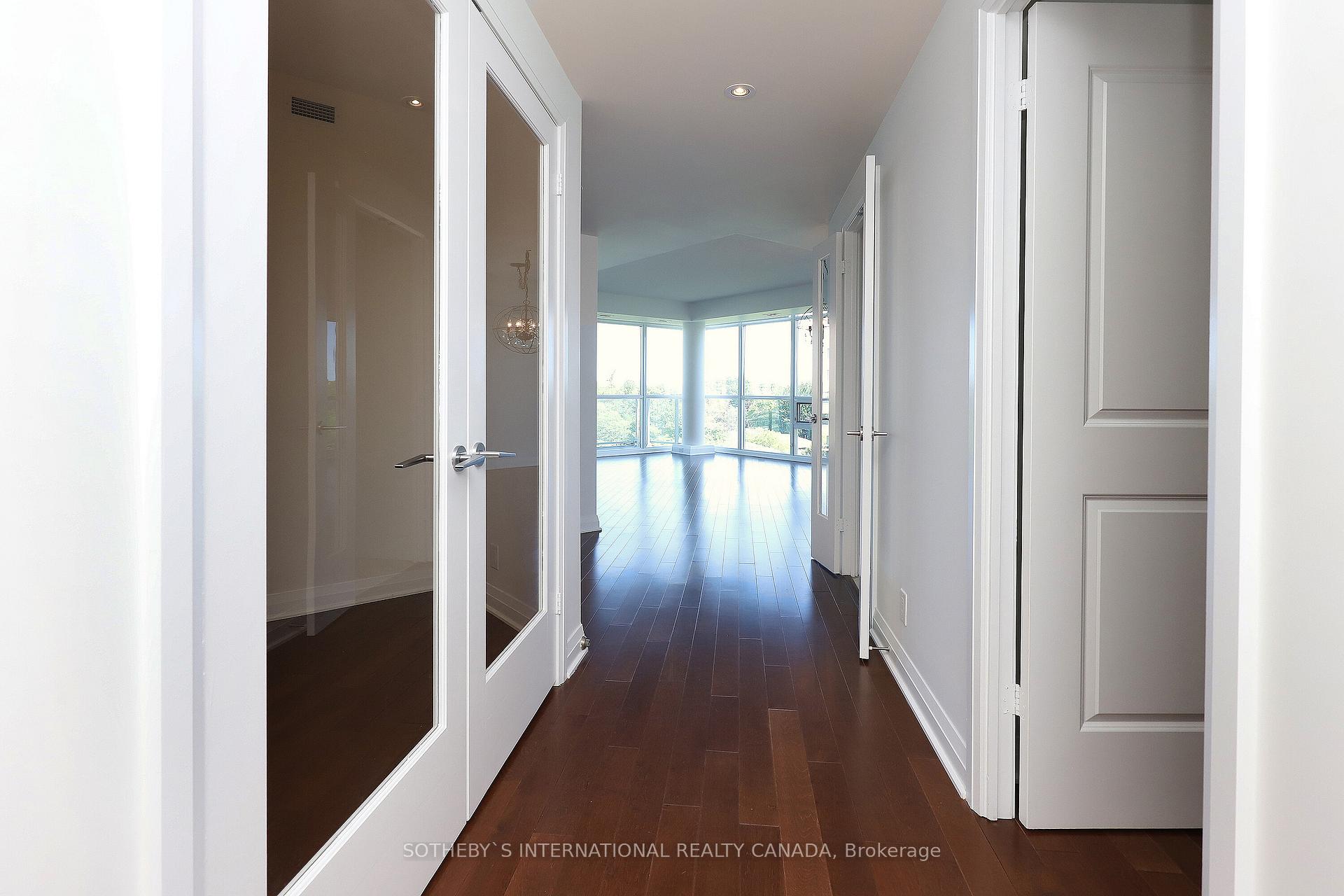 Photo 2 of Unit 705, 1055 Southdown Road, Mississauga, Clarkson — HOMEH