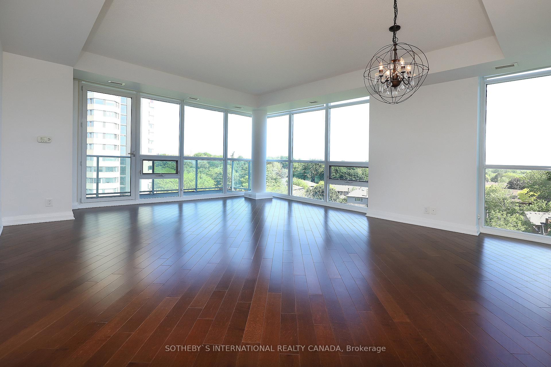 Photo 3 of Unit 705, 1055 Southdown Road, Mississauga, Clarkson — HOMEH