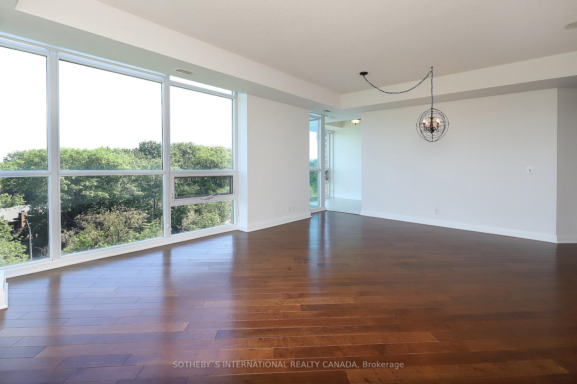 Photo 5 of Unit 705, 1055 Southdown Road, Mississauga, Clarkson — HOMEH