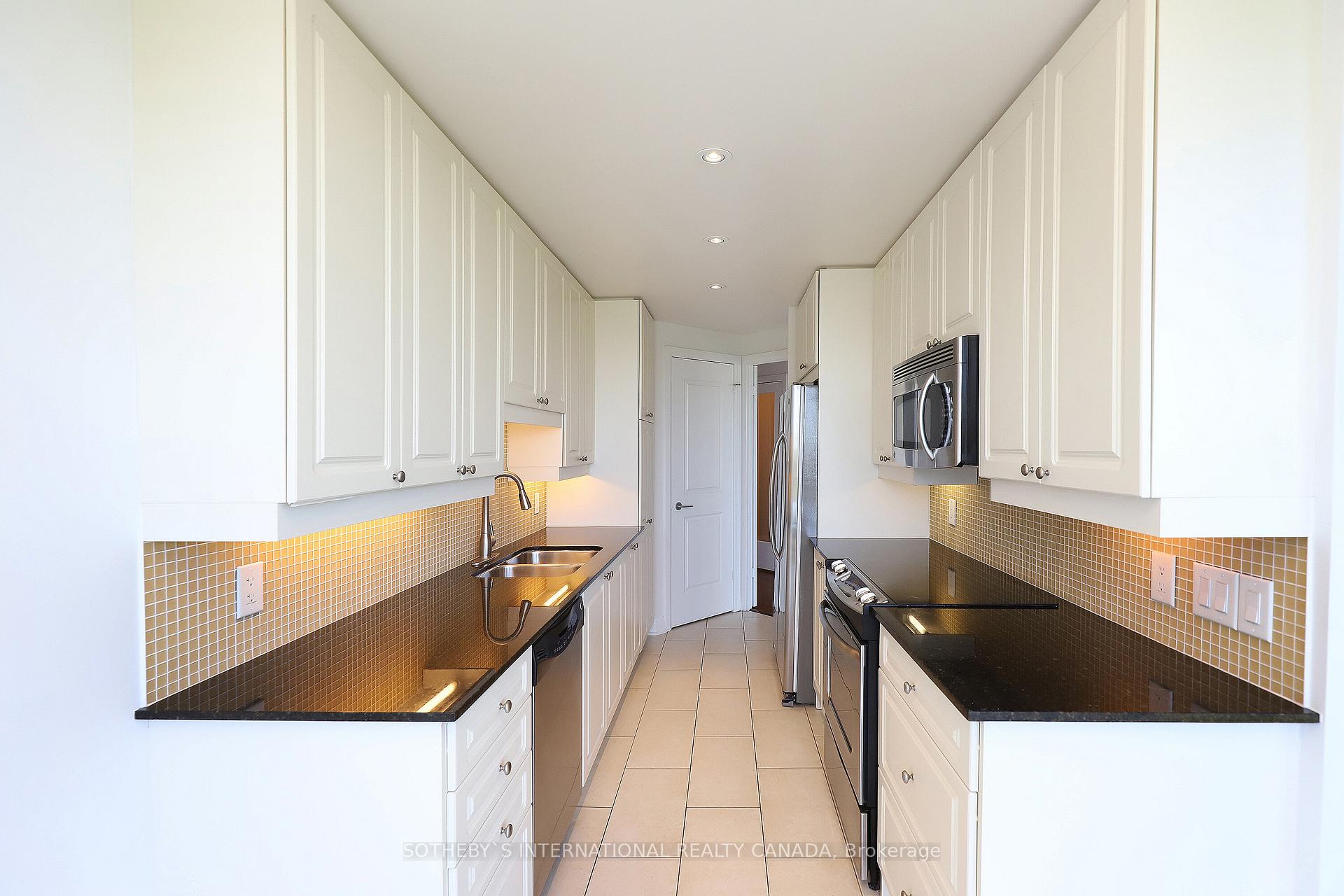 Photo 10 of Unit 705, 1055 Southdown Road, Mississauga, Clarkson — HOMEH