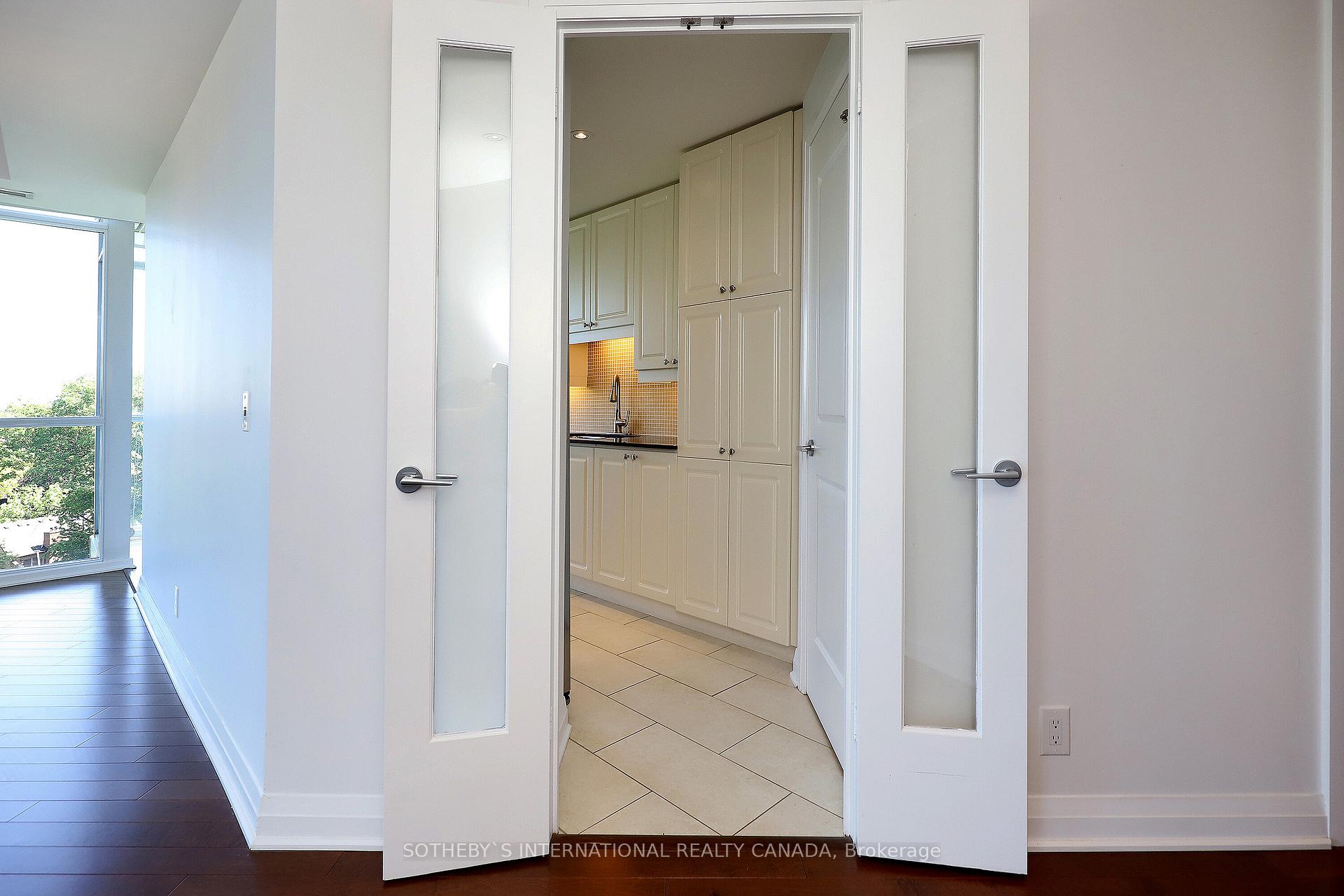 Photo 15 of Unit 705, 1055 Southdown Road, Mississauga, Clarkson — HOMEH