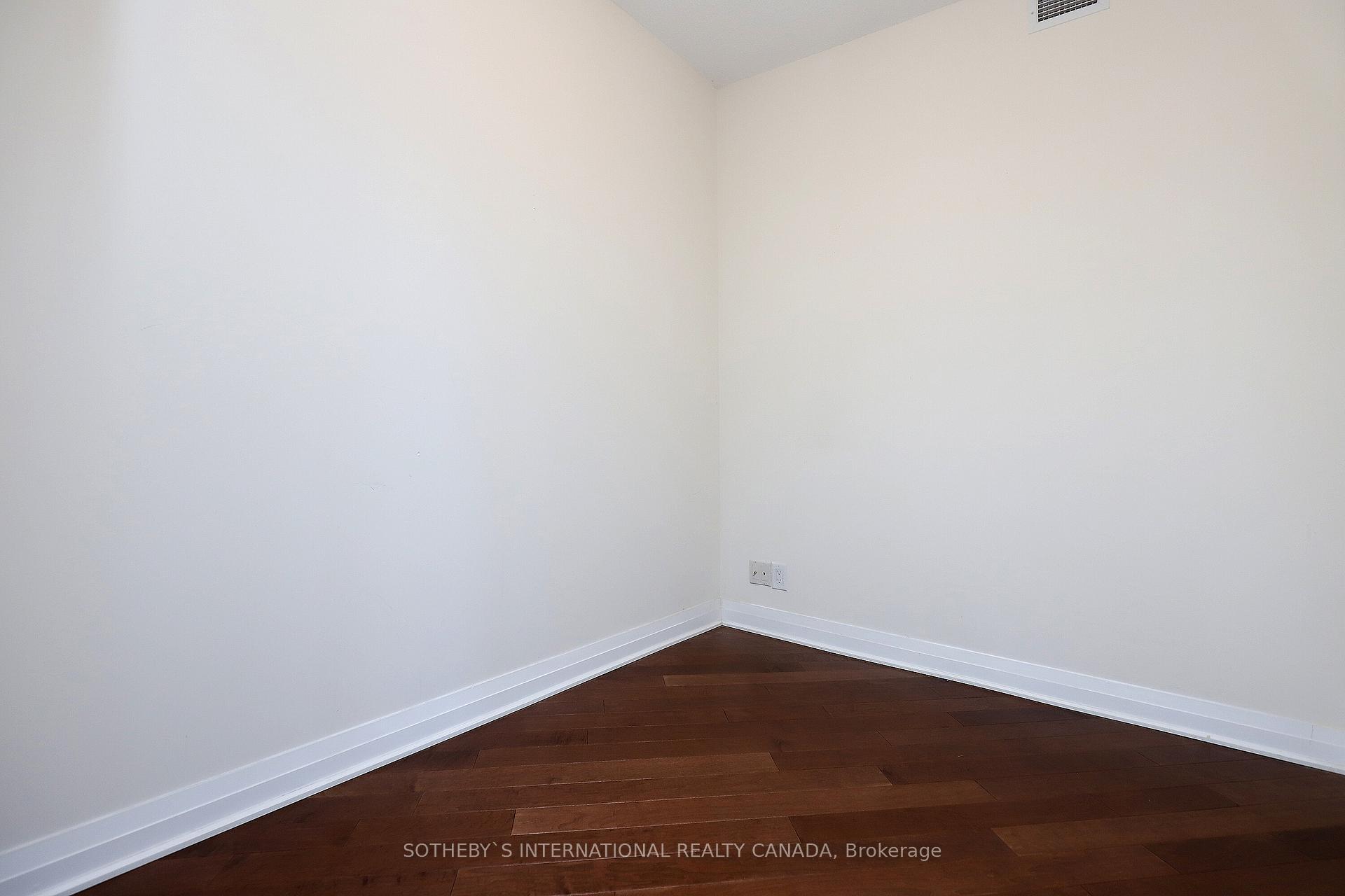 Photo 25 of Unit 705, 1055 Southdown Road, Mississauga, Clarkson — HOMEH