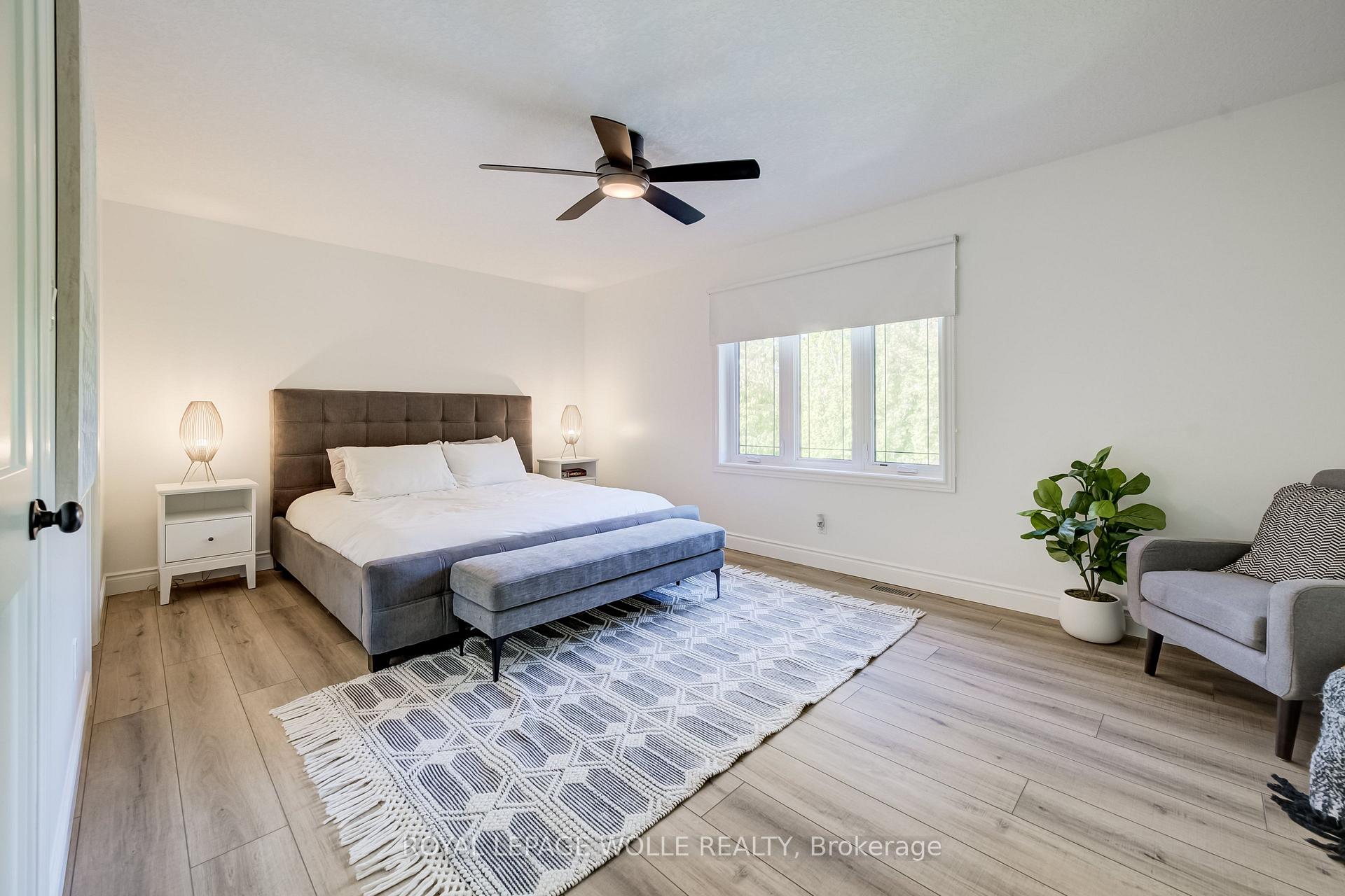 Photo 23 of 464 Northlake Drive, Waterloo, North Lakeshore — HOMEH