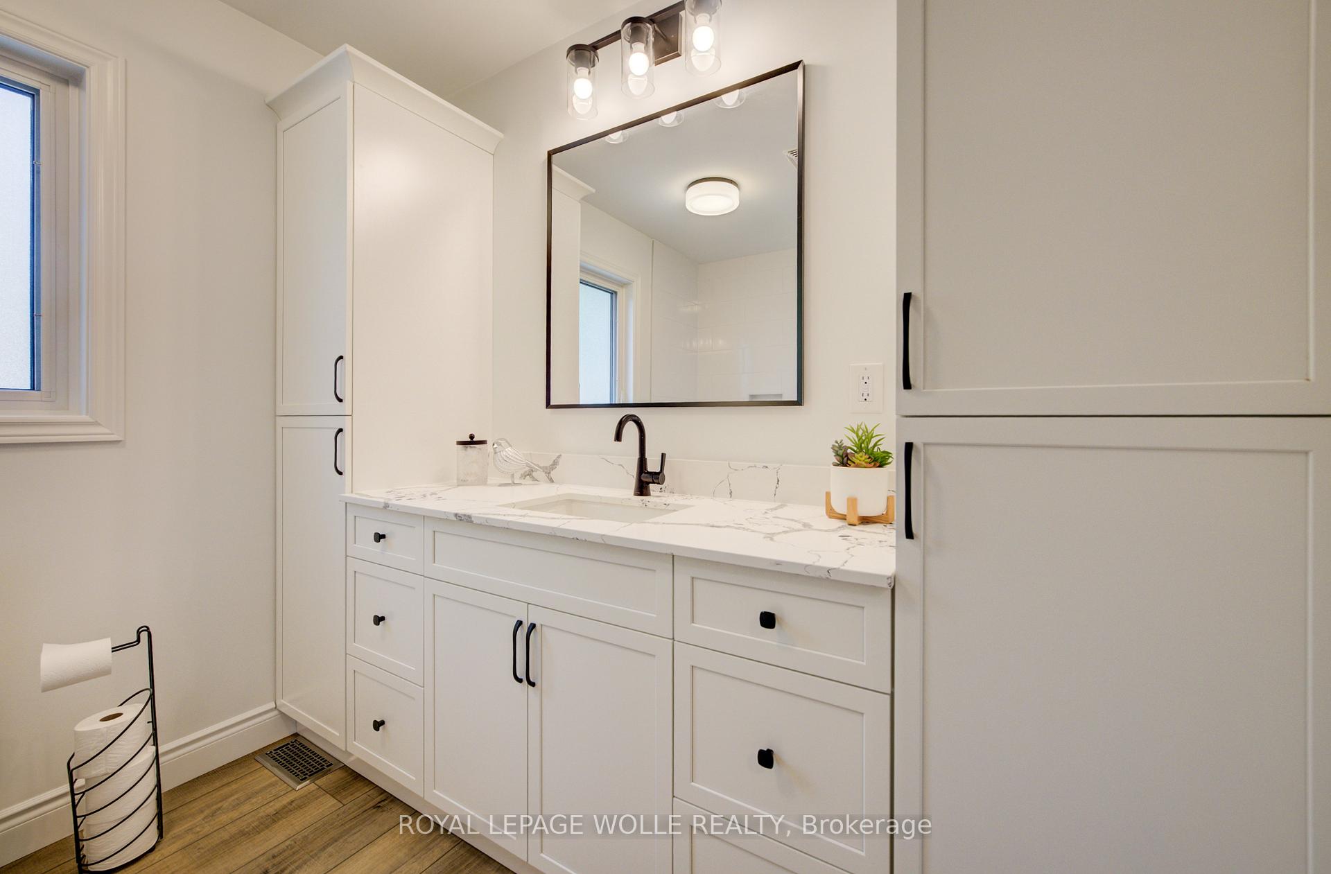 Photo 31 of 464 Northlake Drive, Waterloo, North Lakeshore — HOMEH