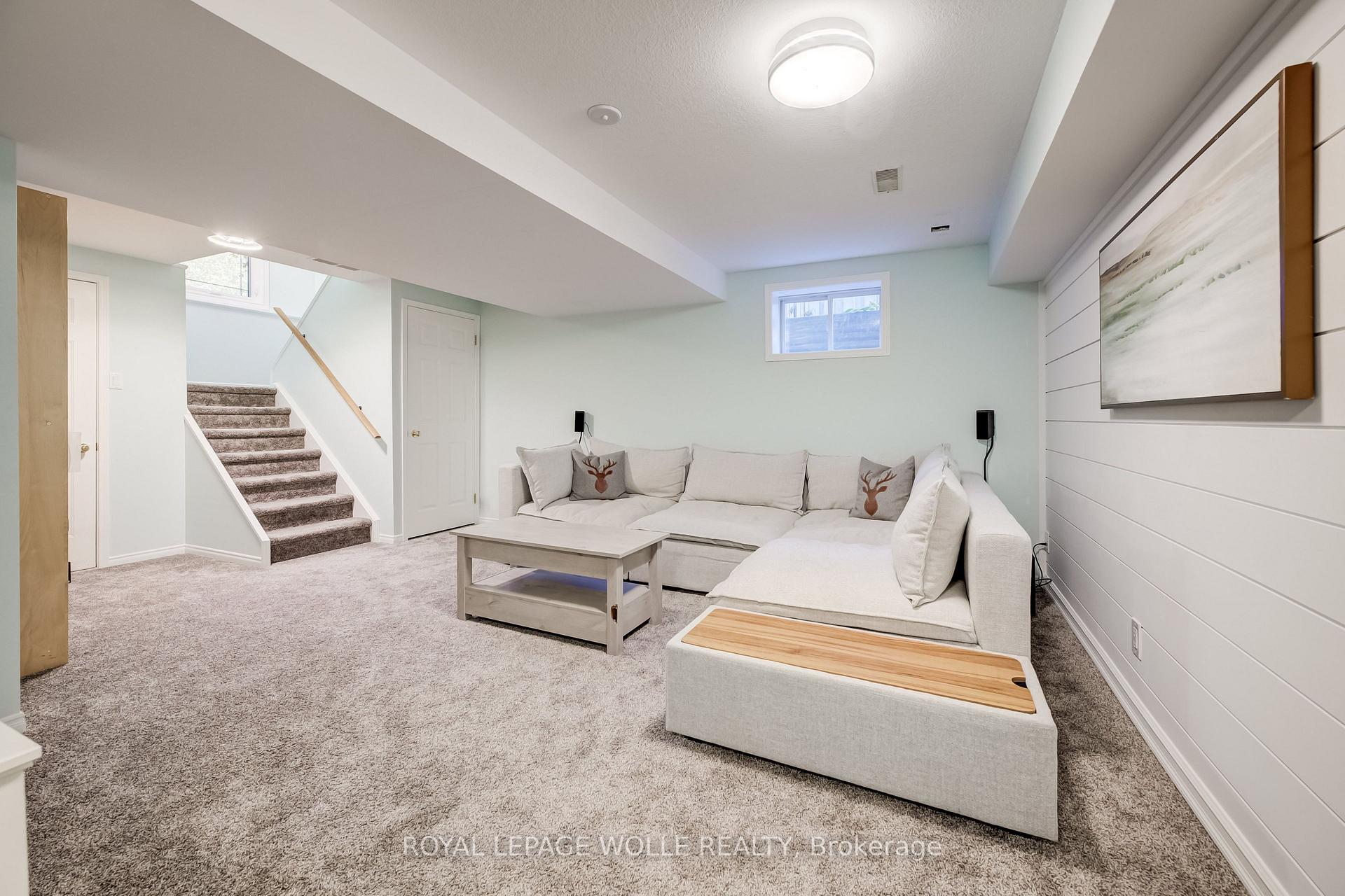 Photo 33 of 464 Northlake Drive, Waterloo, North Lakeshore — HOMEH