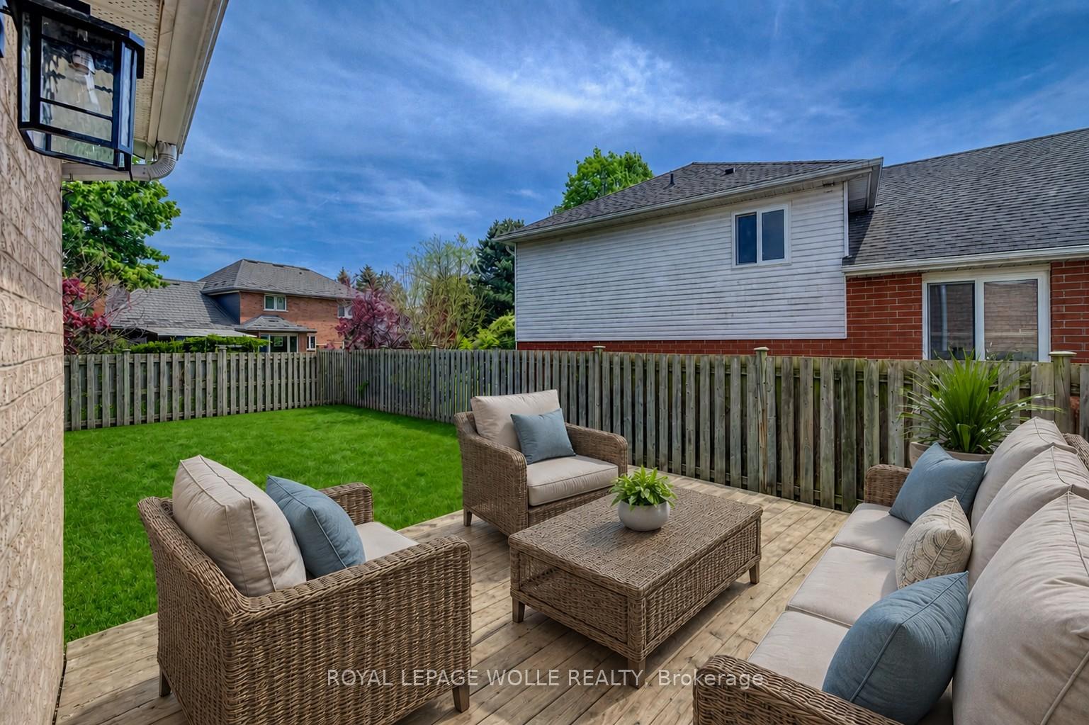 Photo 37 of 464 Northlake Drive, Waterloo, North Lakeshore — HOMEH