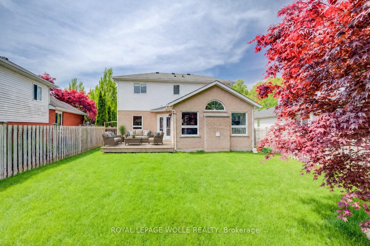 Photo 38 of 464 Northlake Drive, Waterloo, North Lakeshore — HOMEH