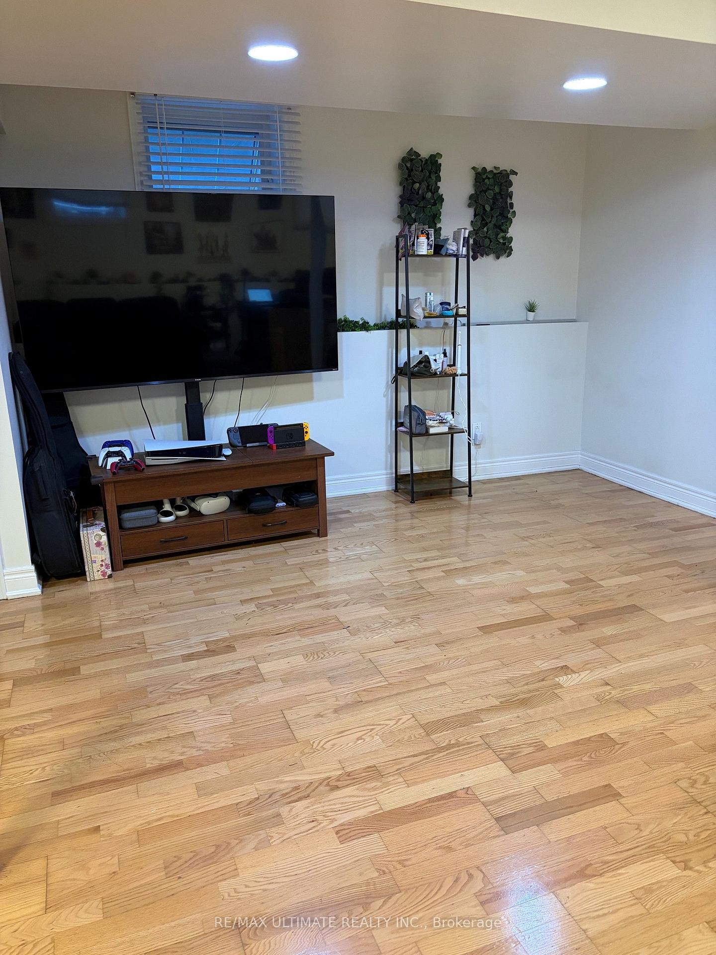 Photo 11 of Unit Bsmt, 34 Peterborough Avenue, Toronto, Corso Italia-Davenport — HOMEH