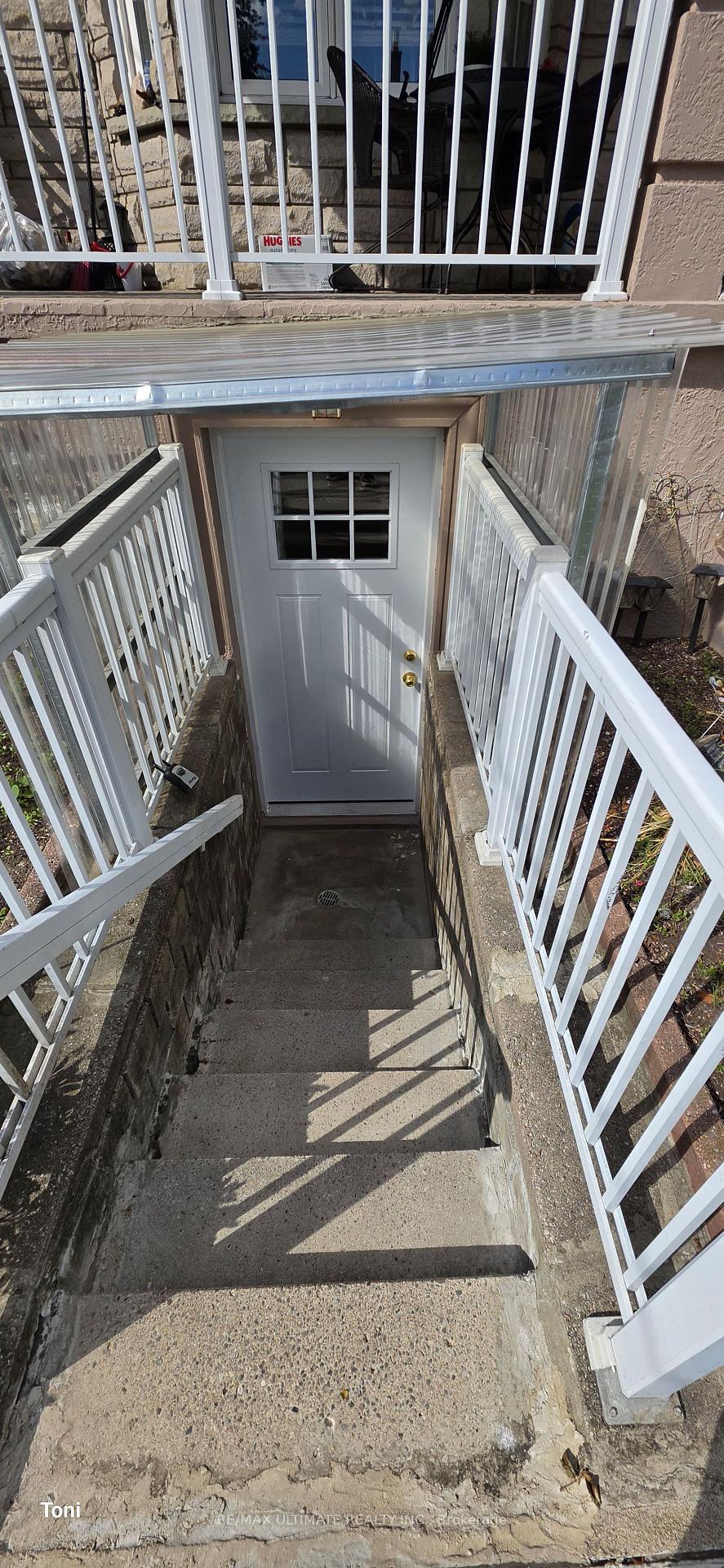 Photo 4 of Unit Bsmt, 34 Peterborough Avenue, Toronto, Corso Italia-Davenport — HOMEH