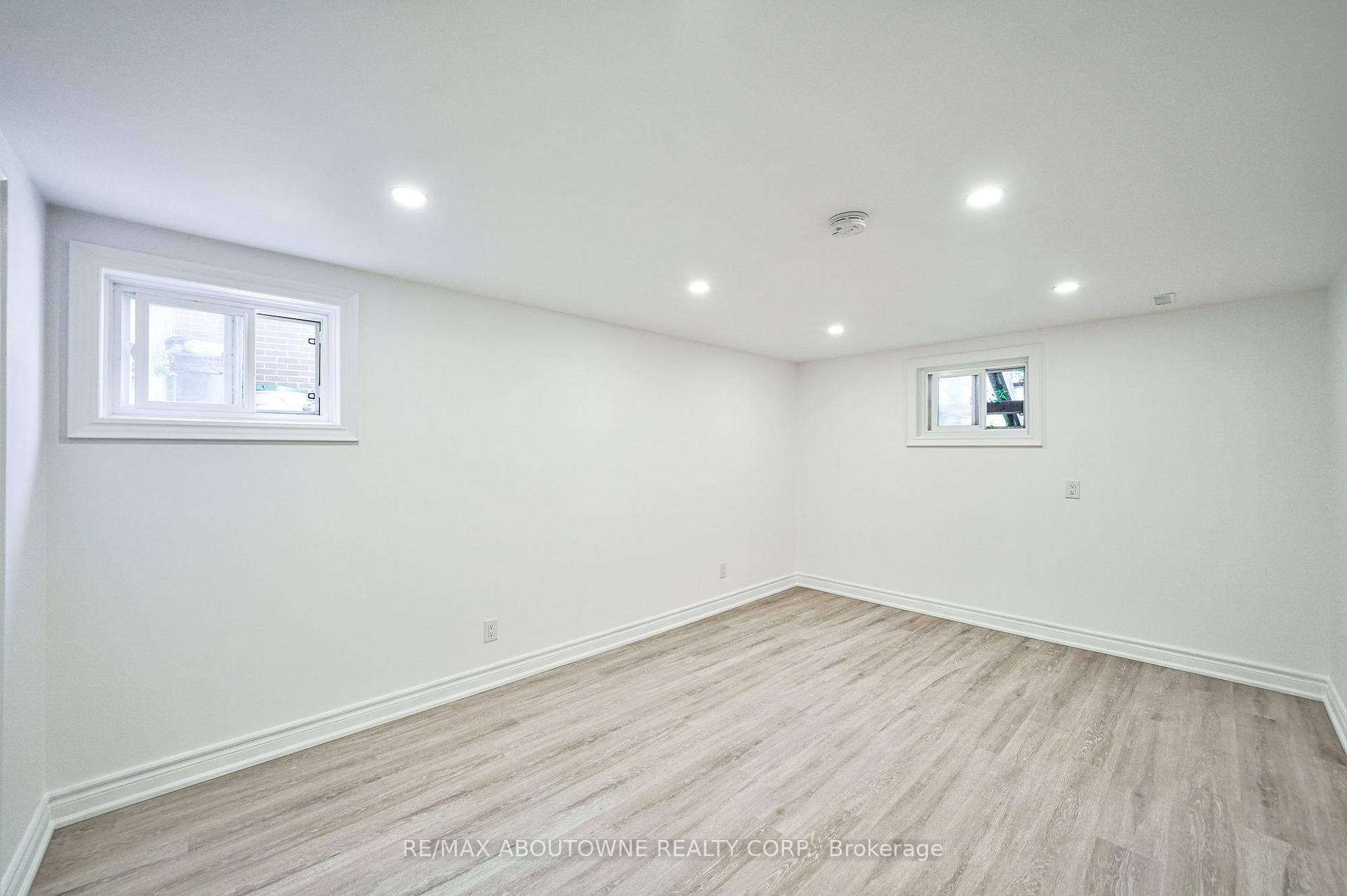 Photo 16 of Unit Lower, 4395 Longmoor Drive, Burlington, Shoreacres — HOMEH