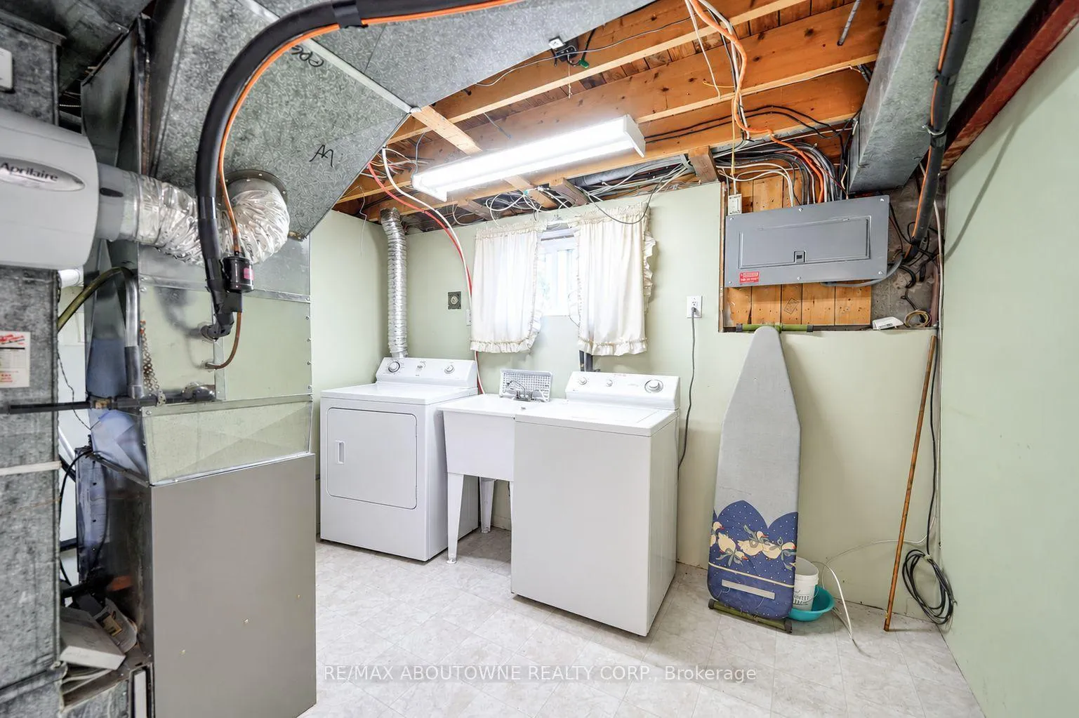 Photo 20 of Unit Lower, 4395 Longmoor Drive, Burlington, Shoreacres — HOMEH