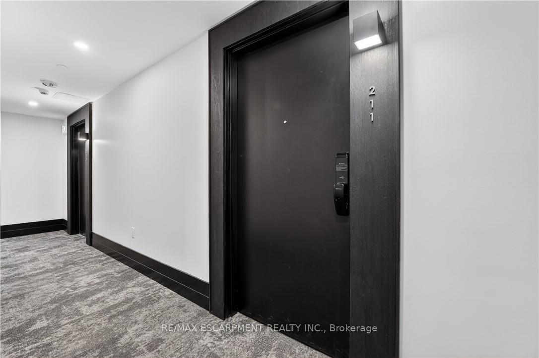 Photo 3 of Unit 211, 461 Green Road, Hamilton, Stoney Creek — HOMEH