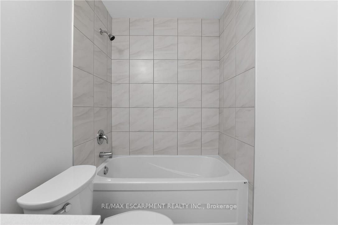 Photo 8 of Unit 211, 461 Green Road, Hamilton, Stoney Creek — HOMEH