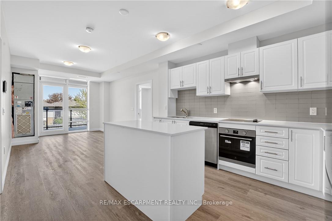 Photo 9 of Unit 211, 461 Green Road, Hamilton, Stoney Creek — HOMEH