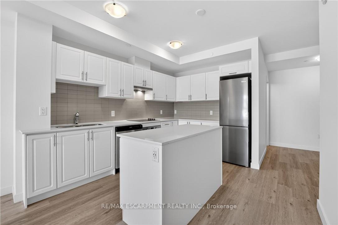 Photo 10 of Unit 211, 461 Green Road, Hamilton, Stoney Creek — HOMEH