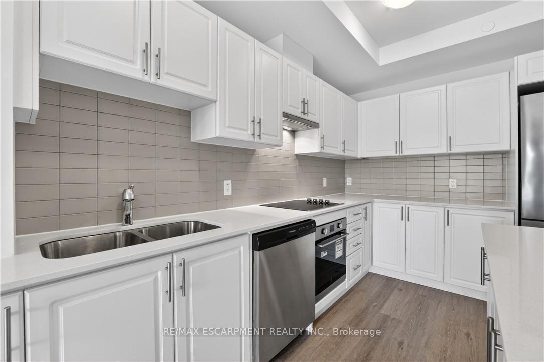 Photo 12 of Unit 211, 461 Green Road, Hamilton, Stoney Creek — HOMEH