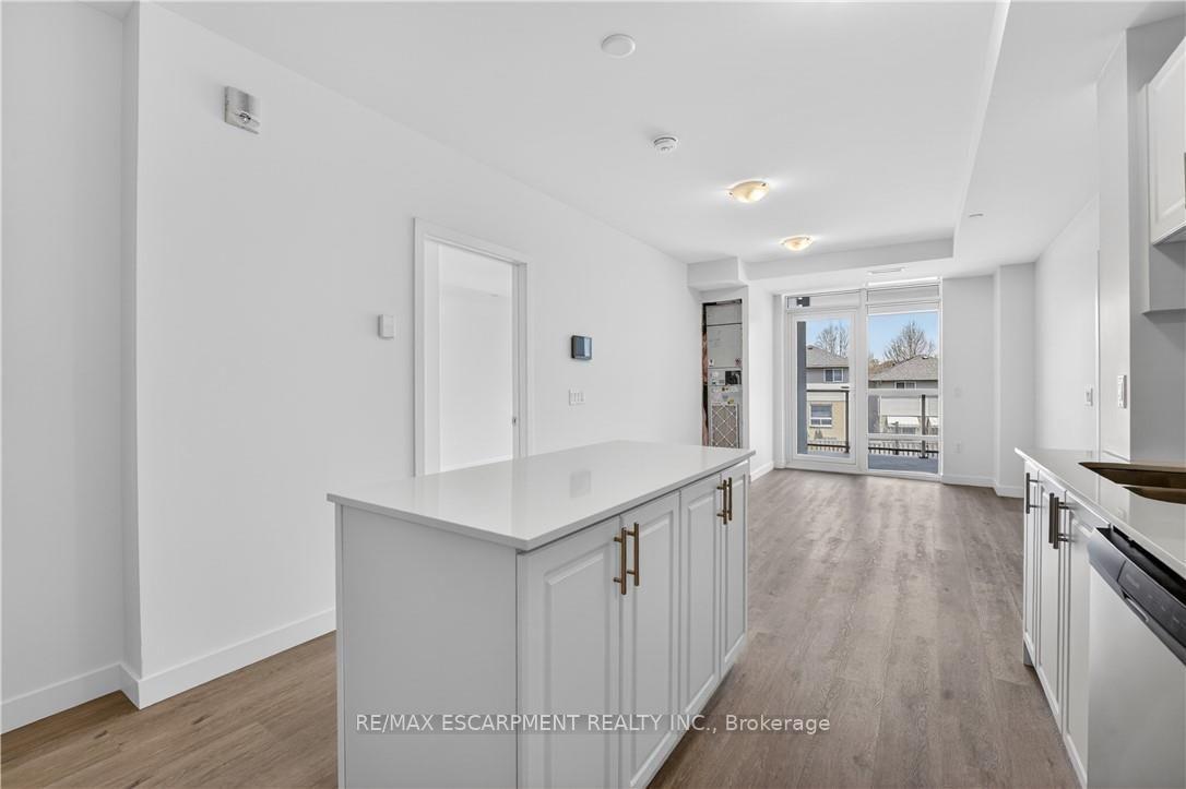 Photo 13 of Unit 211, 461 Green Road, Hamilton, Stoney Creek — HOMEH