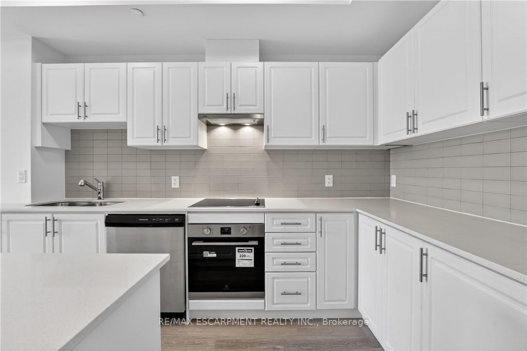 Photo 14 of Unit 211, 461 Green Road, Hamilton, Stoney Creek — HOMEH