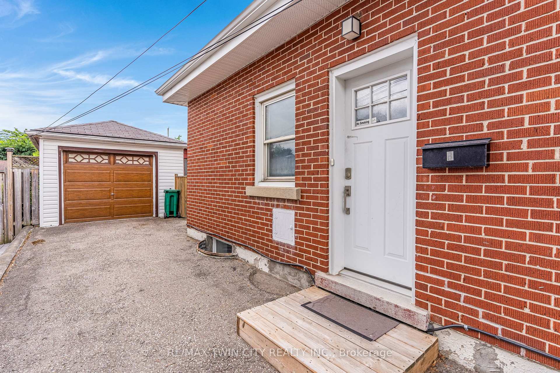 Photo 8 of 805 Rockway Drive, Kitchener, Eastwood — HOMEH