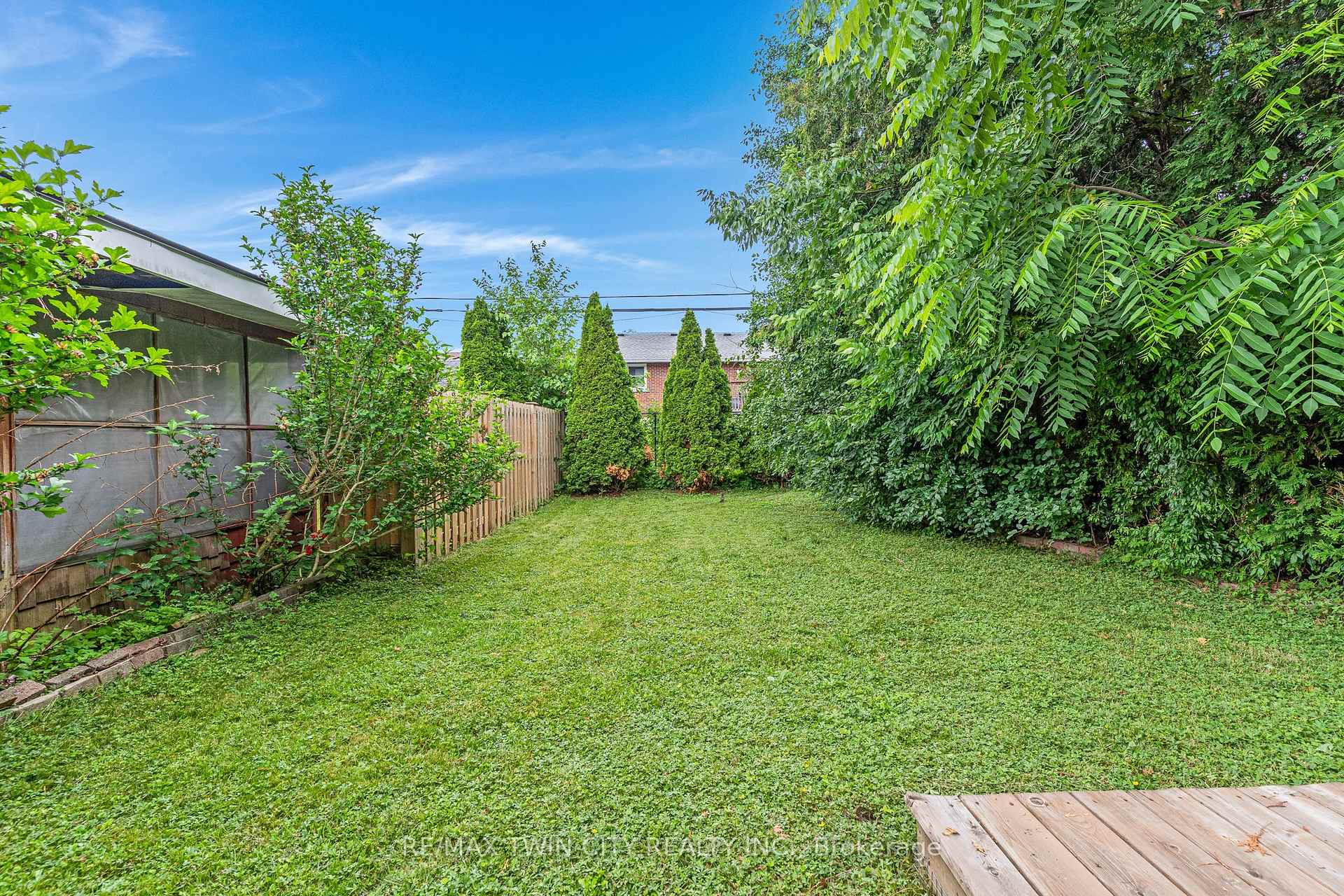 Photo 20 of 805 Rockway Drive, Kitchener, Eastwood — HOMEH