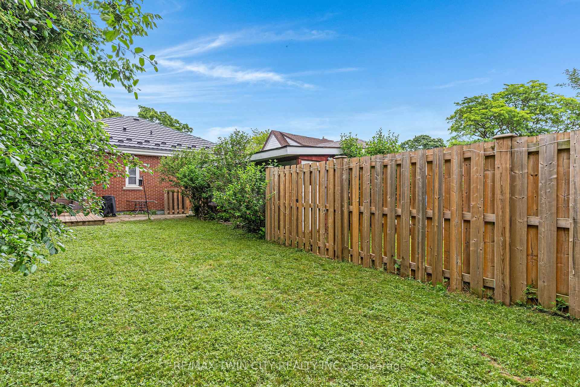 Photo 21 of 805 Rockway Drive, Kitchener, Eastwood — HOMEH