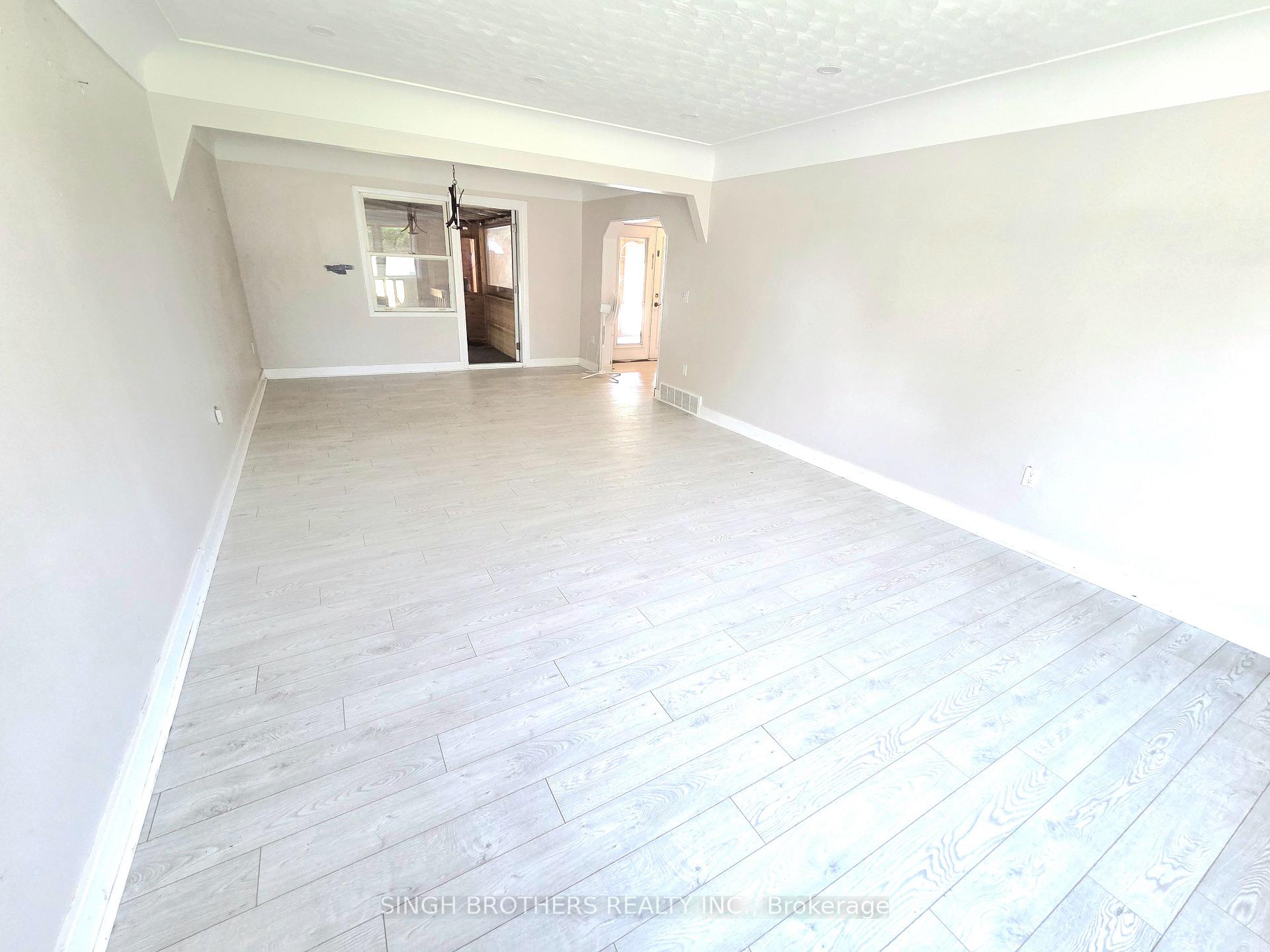 Photo 9 of 149 Rice Road, Welland, N. Welland — HOMEH
