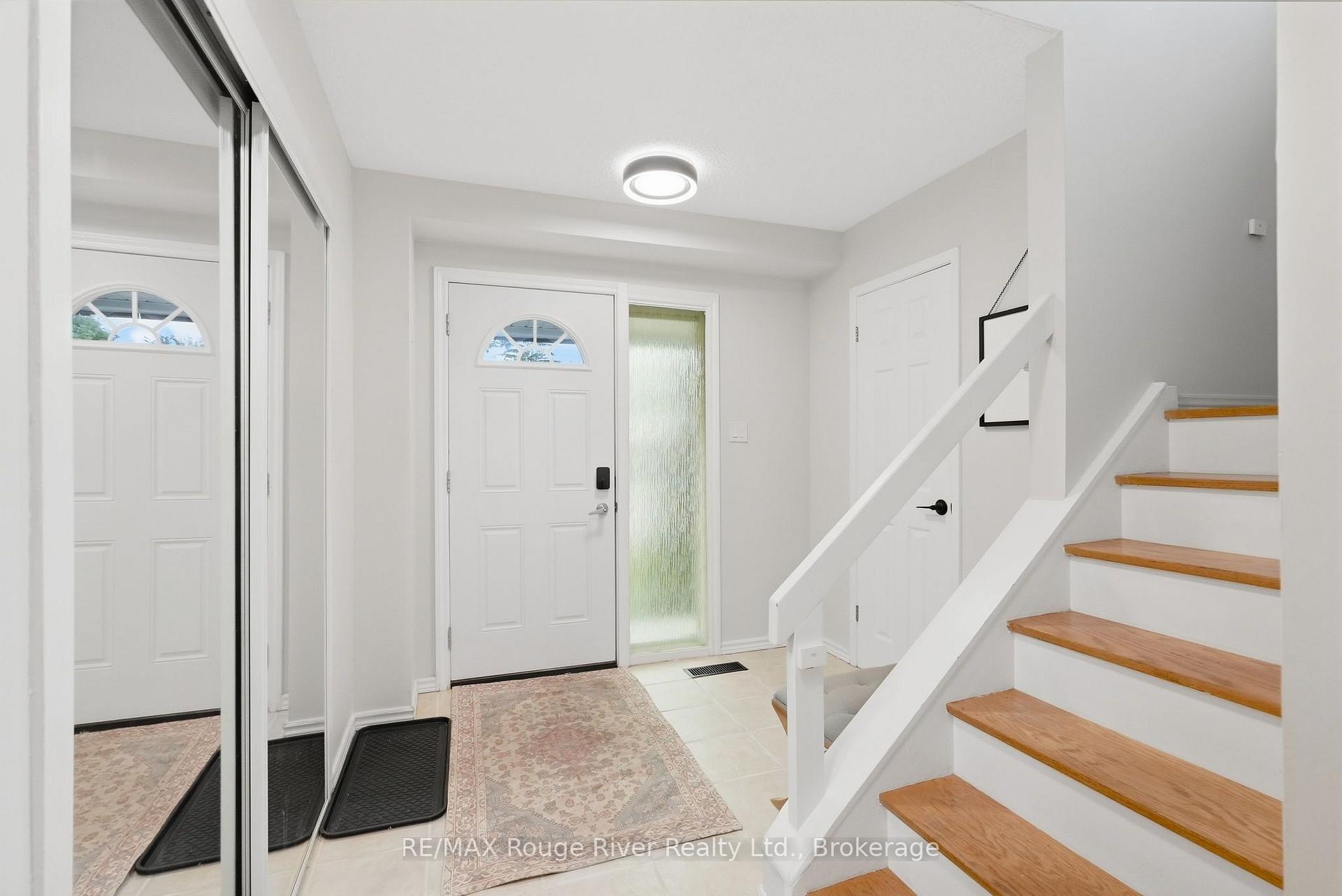 Photo 2 of 313 Lupin Drive, Whitby, Downtown Whitby — HOMEH