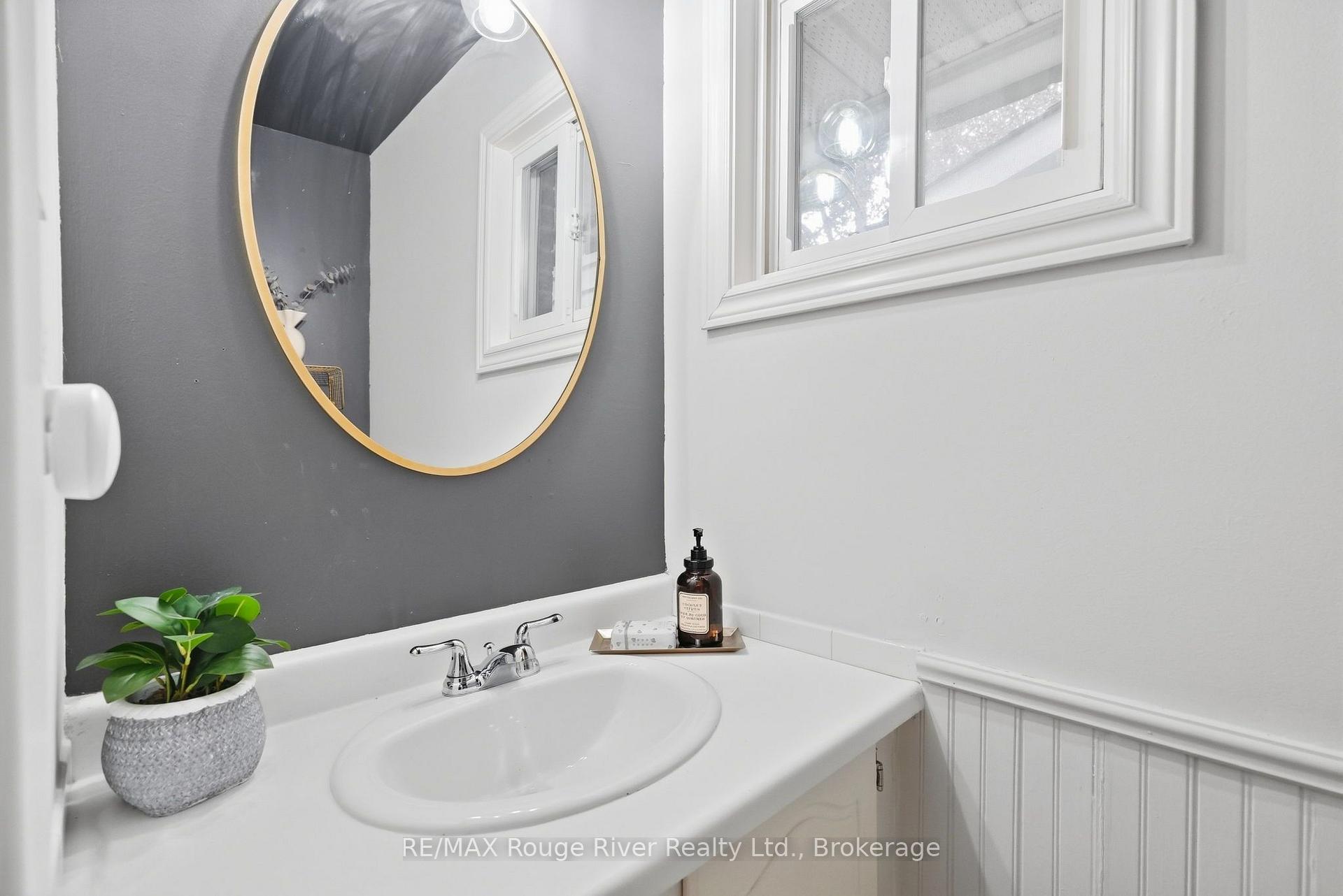 Photo 16 of 313 Lupin Drive, Whitby, Downtown Whitby — HOMEH