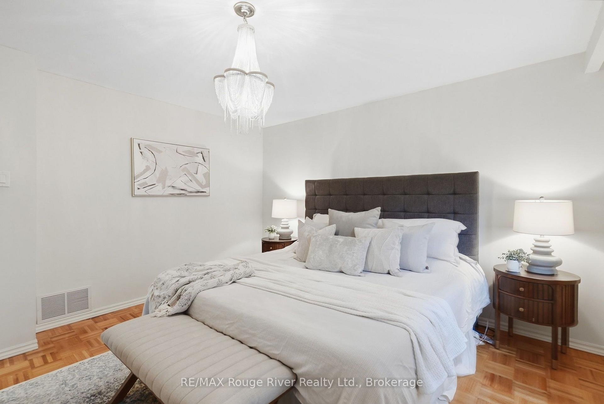 Photo 19 of 313 Lupin Drive, Whitby, Downtown Whitby — HOMEH