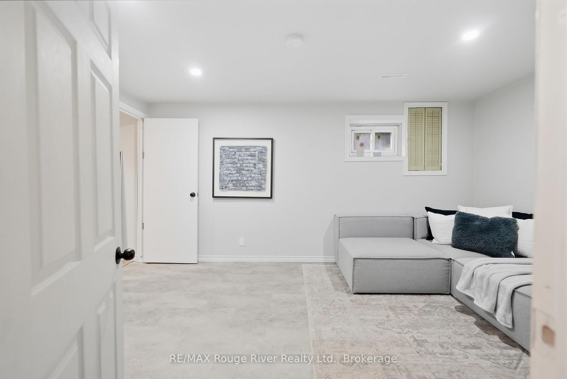 Photo 29 of 313 Lupin Drive, Whitby, Downtown Whitby — HOMEH