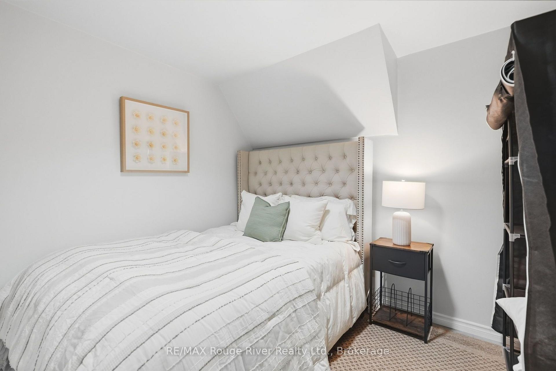 Photo 31 of 313 Lupin Drive, Whitby, Downtown Whitby — HOMEH