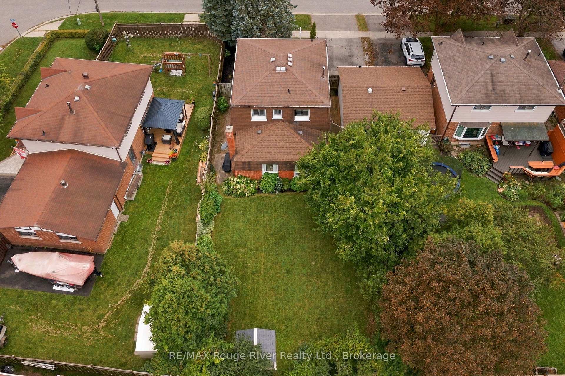 Photo 38 of 313 Lupin Drive, Whitby, Downtown Whitby — HOMEH
