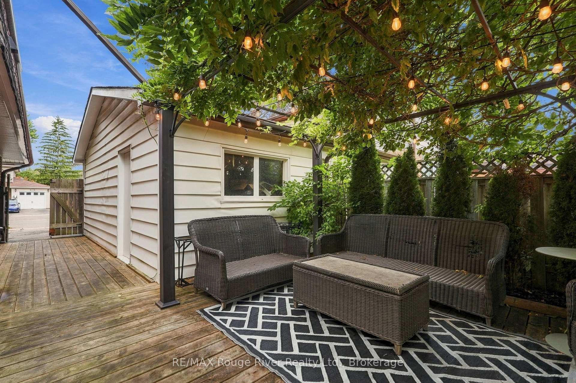 Photo 40 of 313 Lupin Drive, Whitby, Downtown Whitby — HOMEH