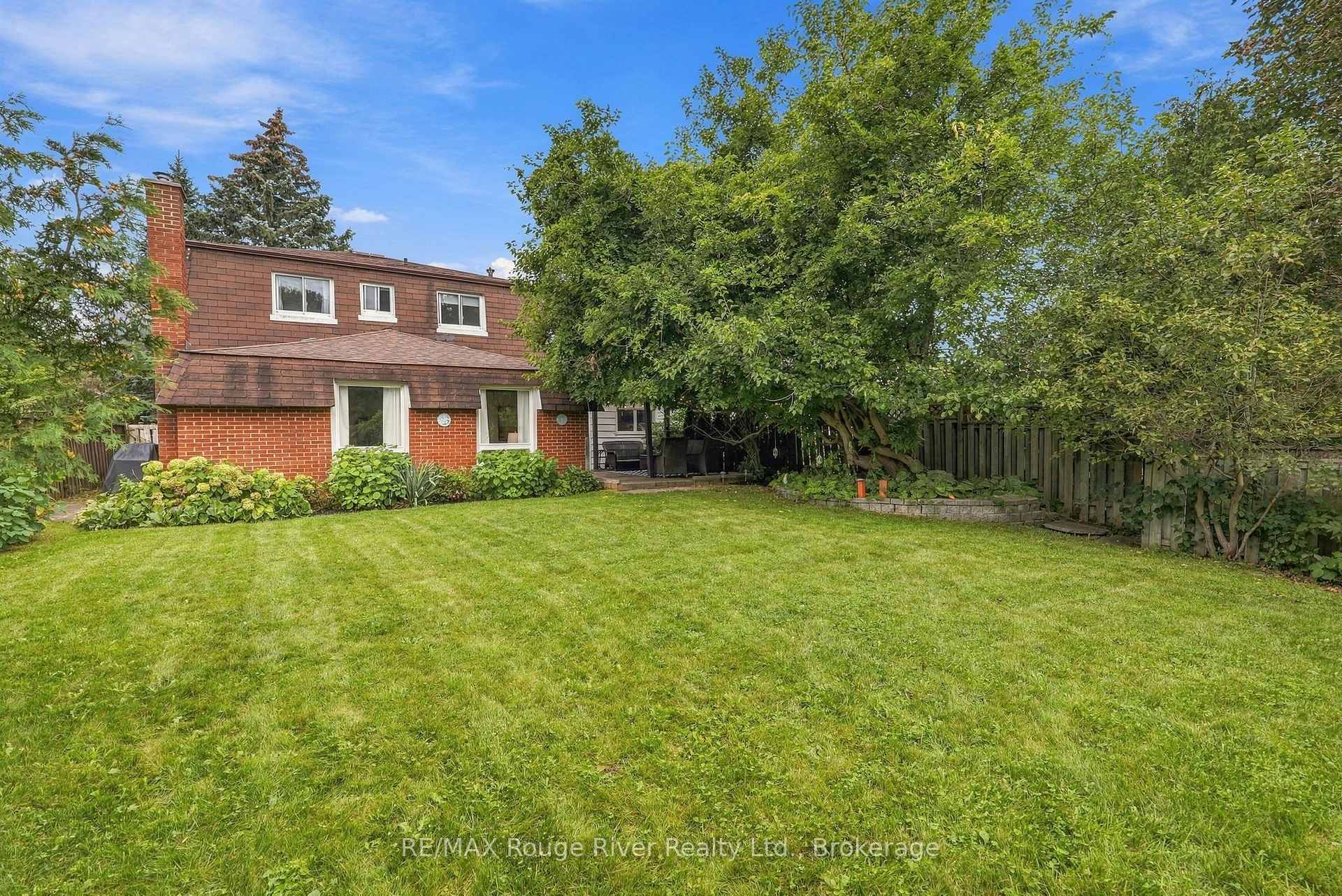 Photo 44 of 313 Lupin Drive, Whitby, Downtown Whitby — HOMEH
