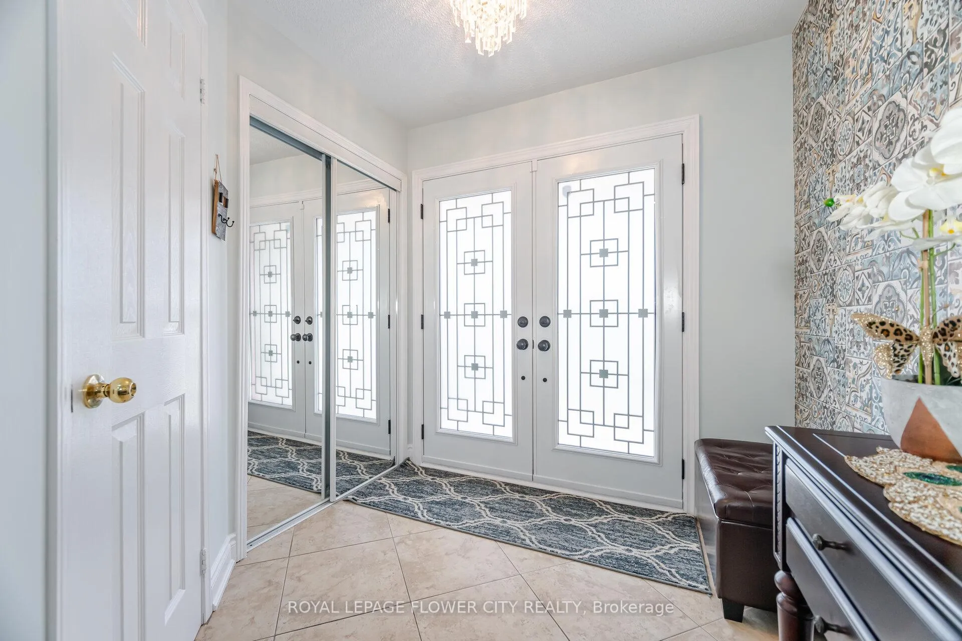 Photo 3 of 36 Ranchero Drive, Brampton, Fletcher's Meadow — HOMEH