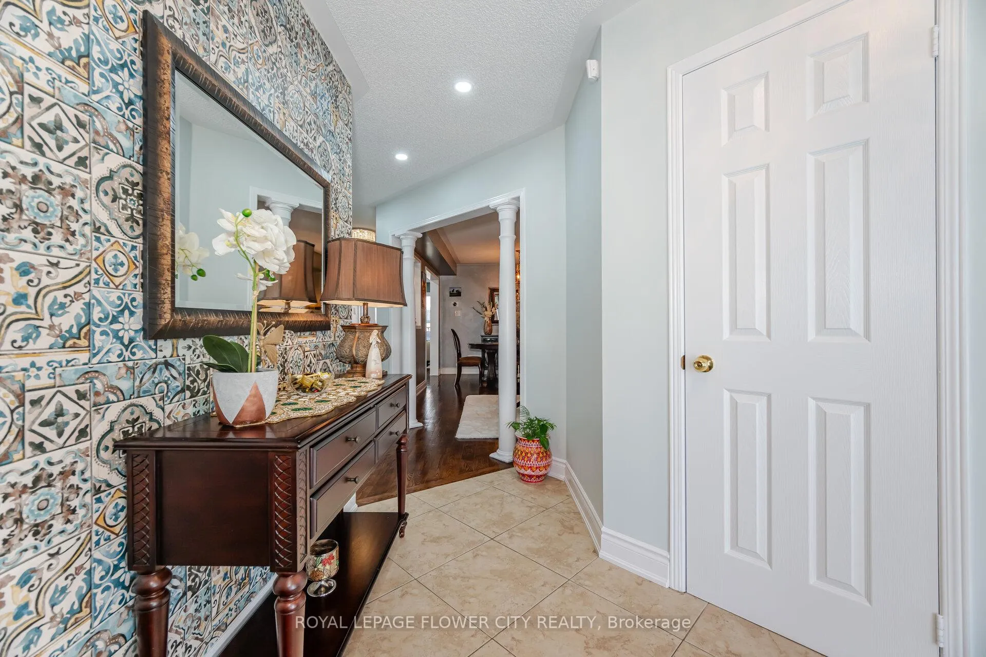 Photo 4 of 36 Ranchero Drive, Brampton, Fletcher's Meadow — HOMEH