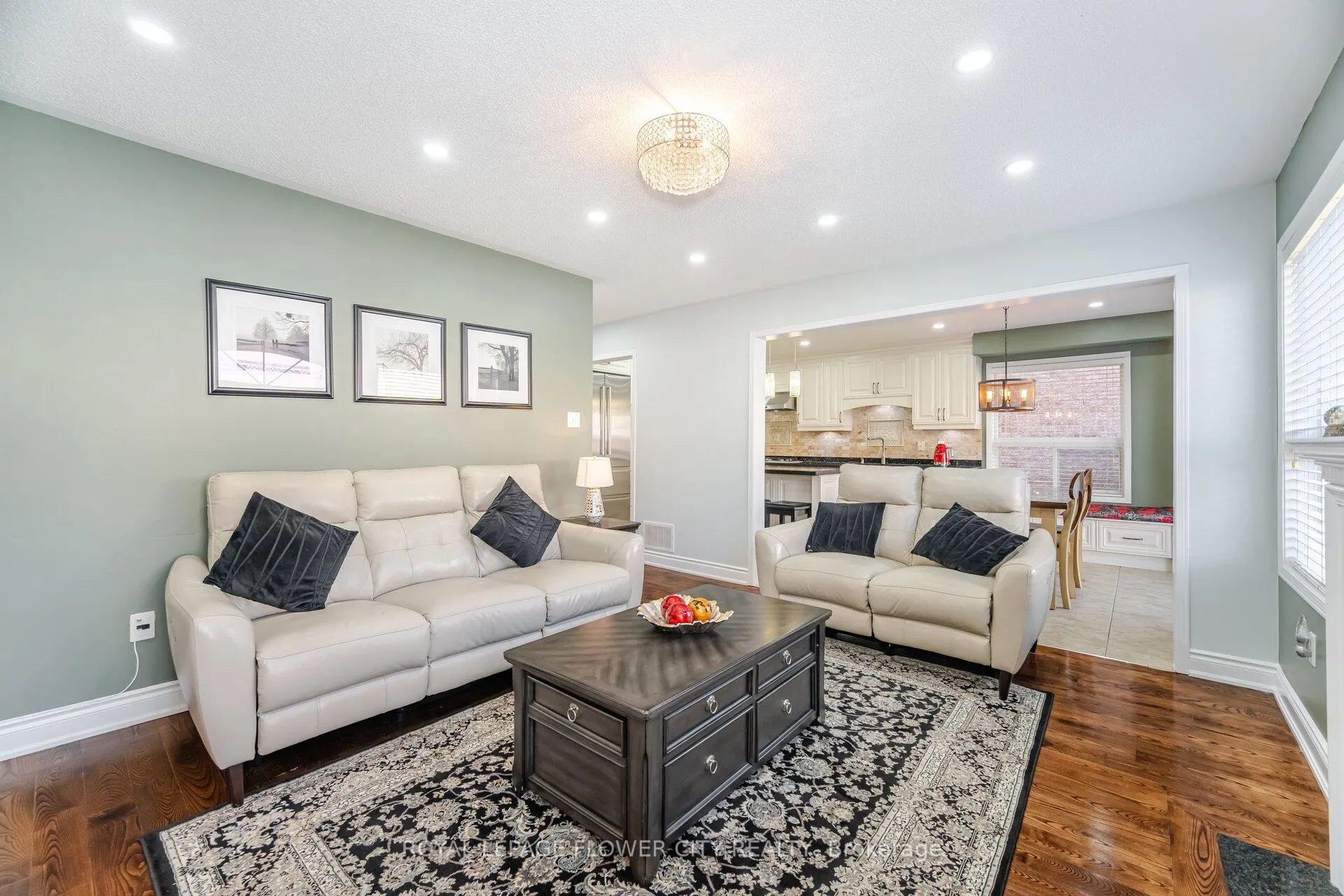Photo 11 of 36 Ranchero Drive, Brampton, Fletcher's Meadow — HOMEH