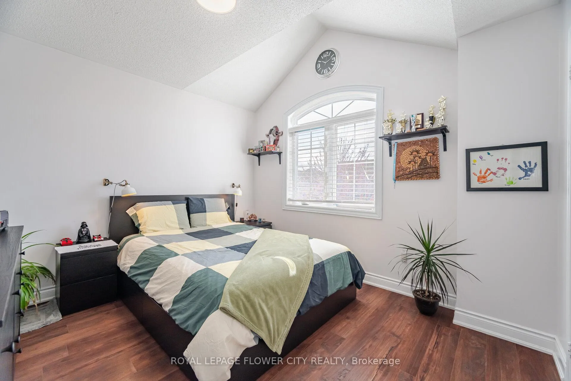 Photo 22 of 36 Ranchero Drive, Brampton, Fletcher's Meadow — HOMEH