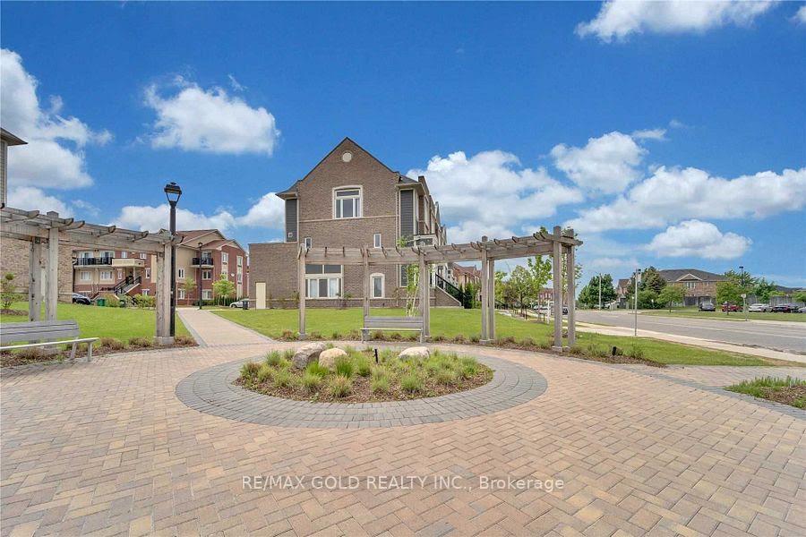 Photo 11 of Unit 53, 250 Sunny Meadow Boulevard, Brampton, Sandringham-Wellington — HOMEH