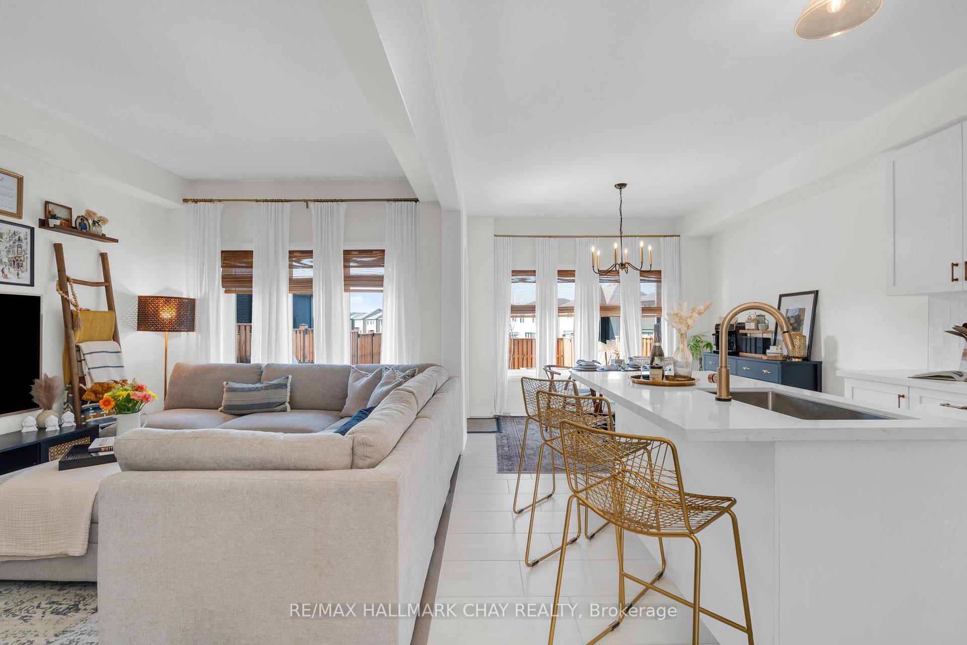 Photo 13 of 204 Rosanne Circle, Wasaga Beach — HOMEH