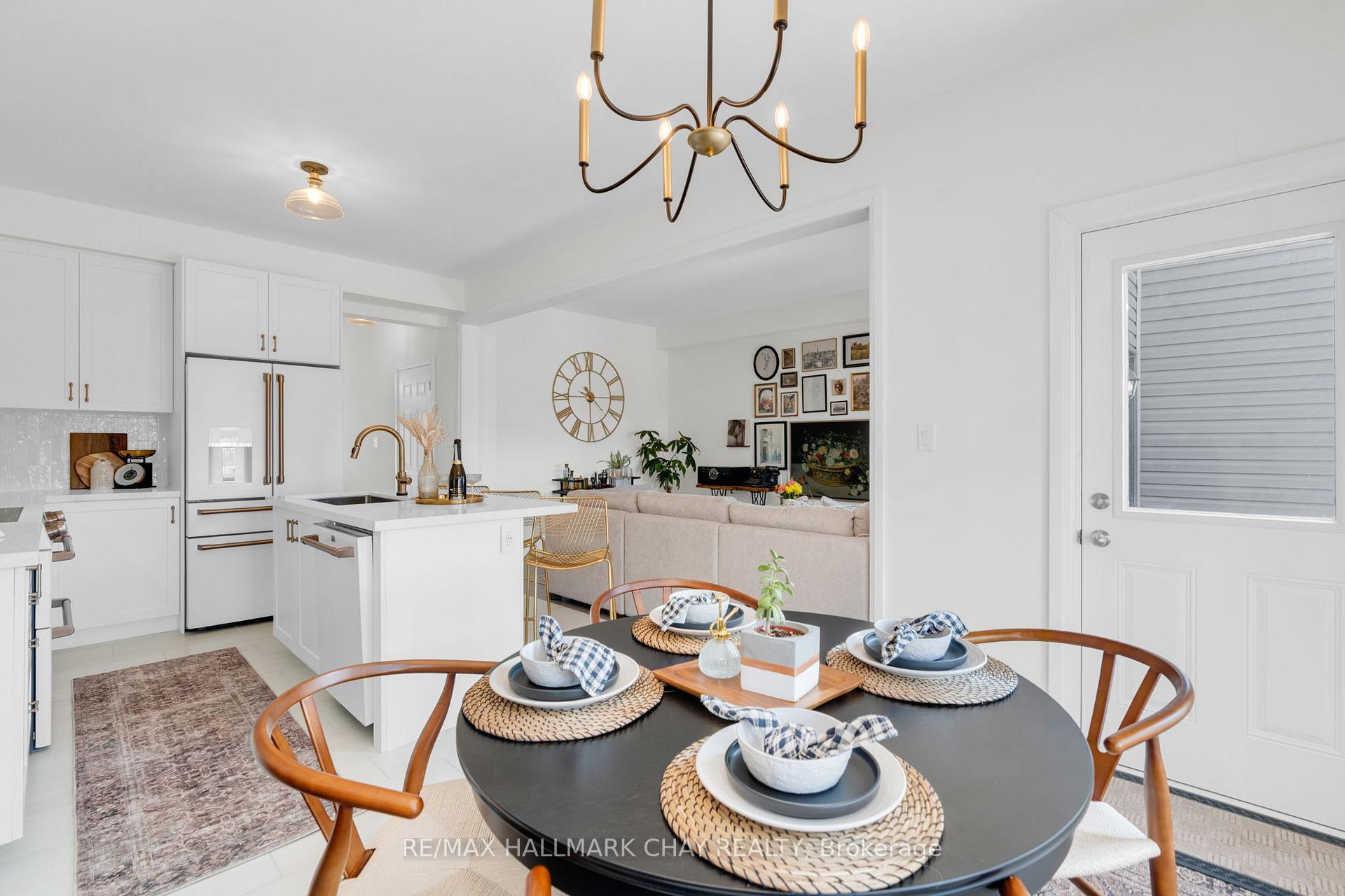 Photo 17 of 204 Rosanne Circle, Wasaga Beach — HOMEH