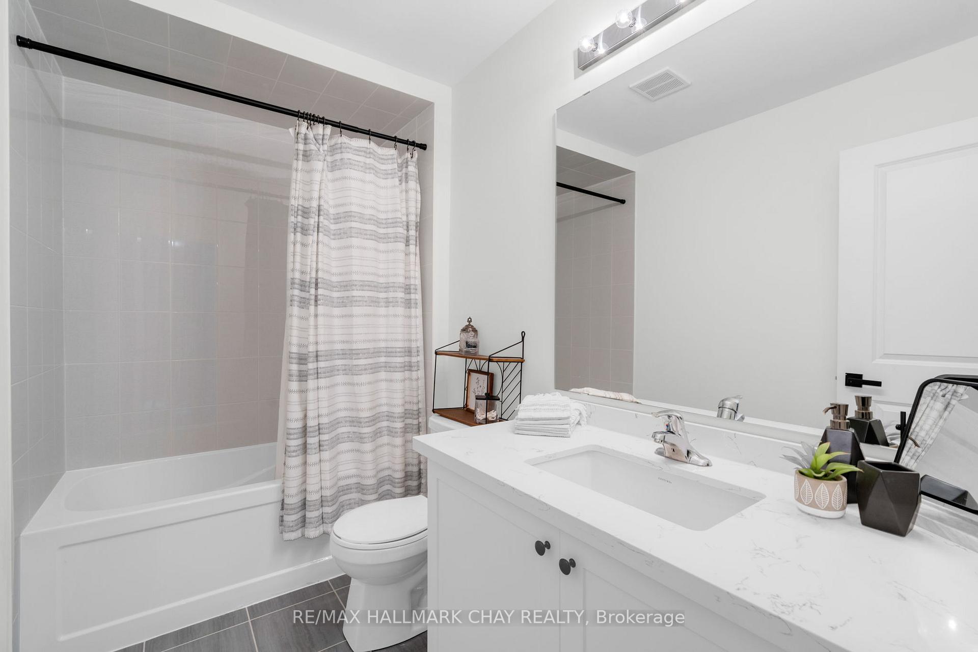 Photo 28 of 204 Rosanne Circle, Wasaga Beach — HOMEH