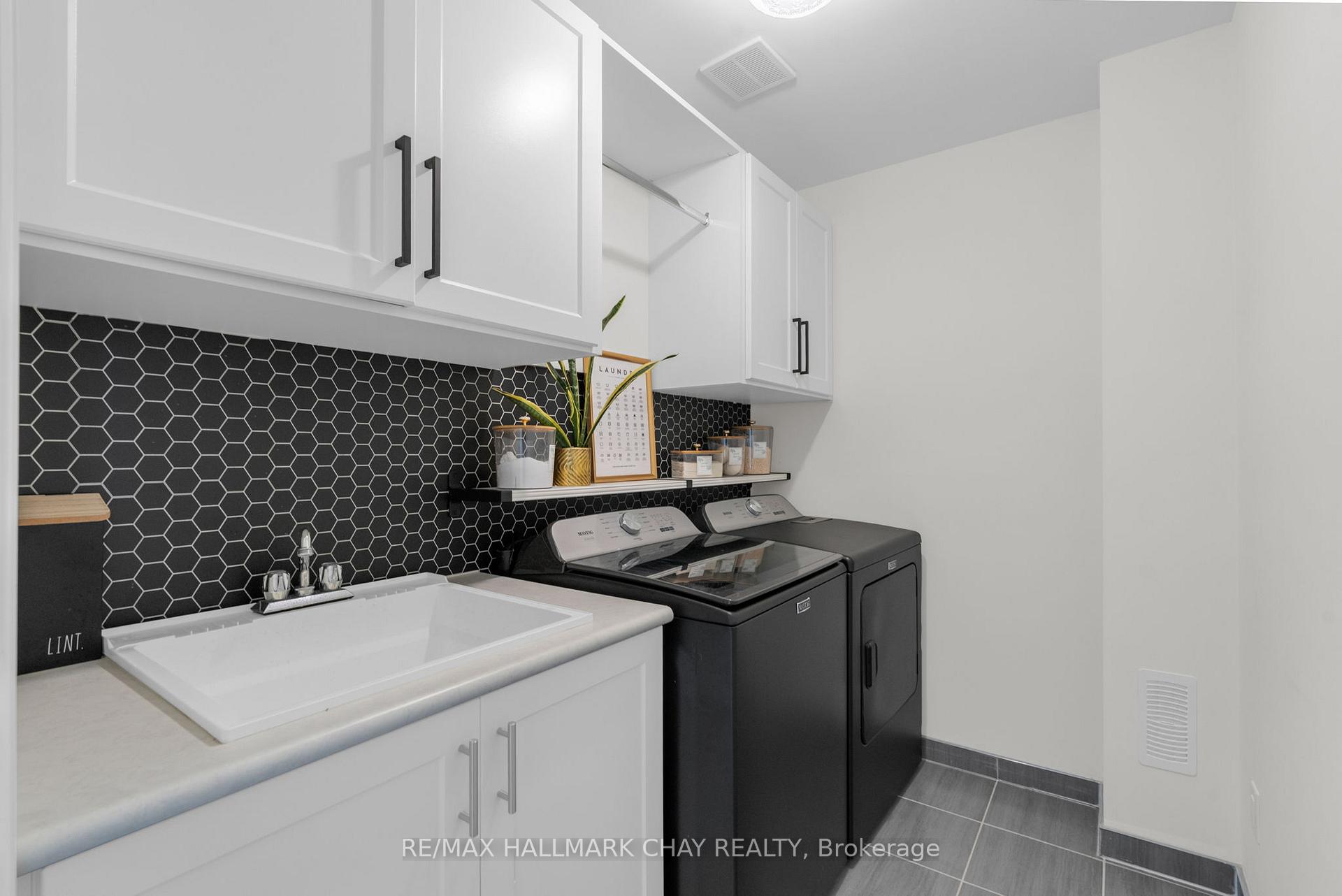 Photo 29 of 204 Rosanne Circle, Wasaga Beach — HOMEH