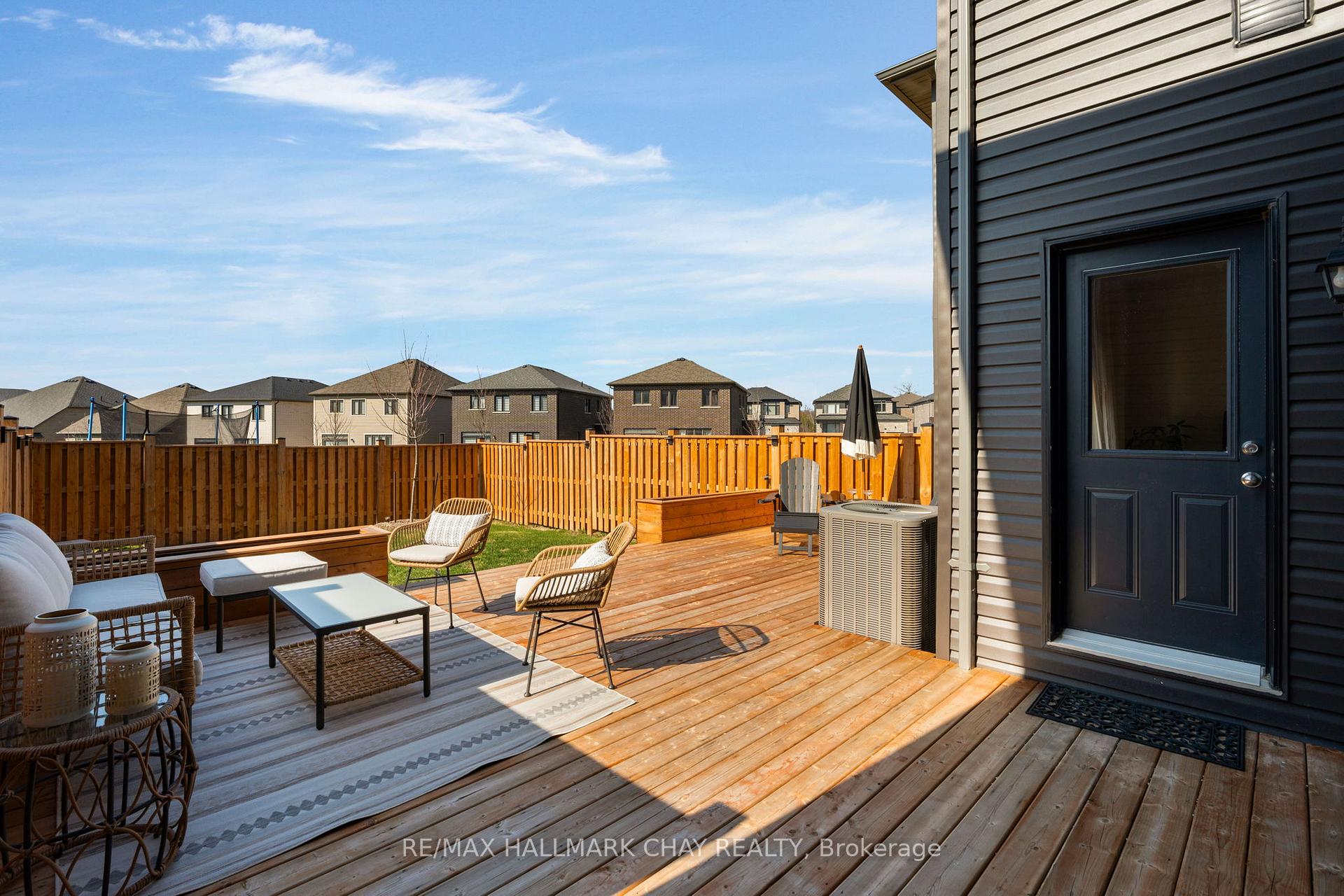 Photo 32 of 204 Rosanne Circle, Wasaga Beach — HOMEH