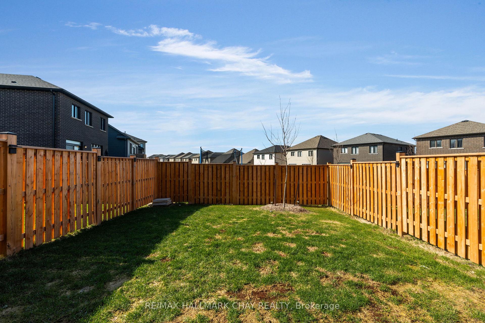 Photo 34 of 204 Rosanne Circle, Wasaga Beach — HOMEH