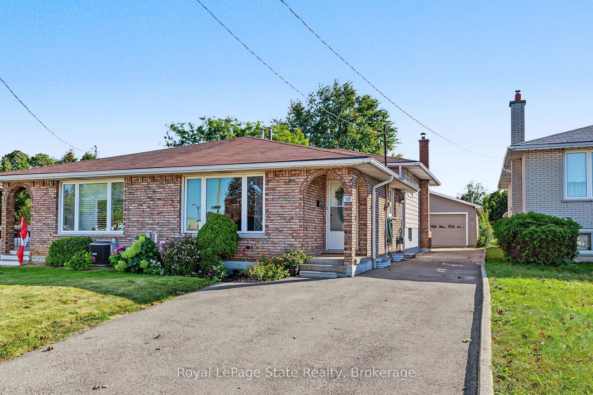Photo 2 of 589 Mohawk Road W, Hamilton, Gilbert — HOMEH