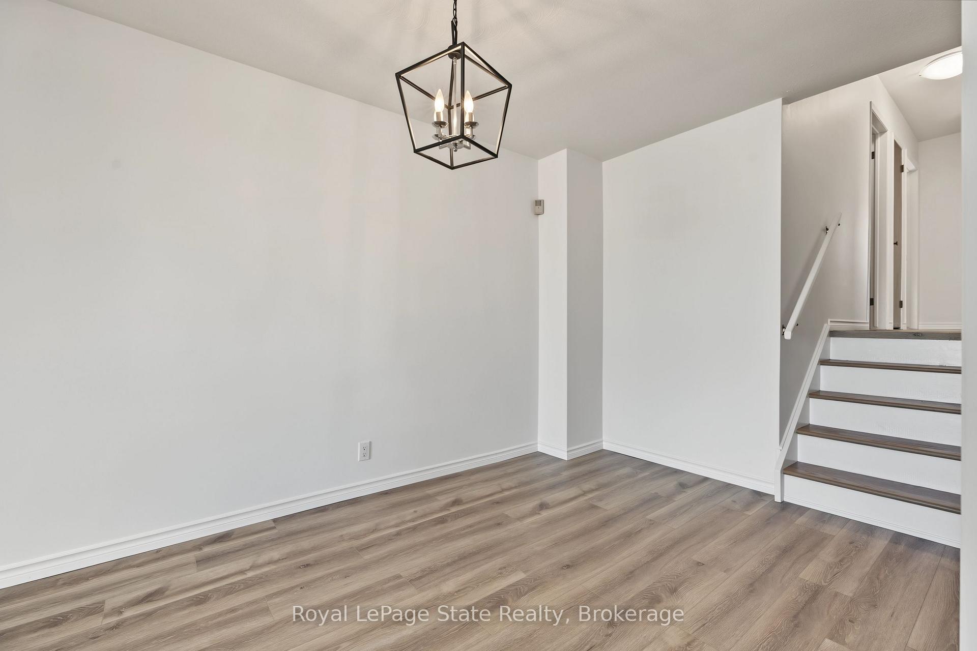 Photo 9 of 589 Mohawk Road W, Hamilton, Gilbert — HOMEH