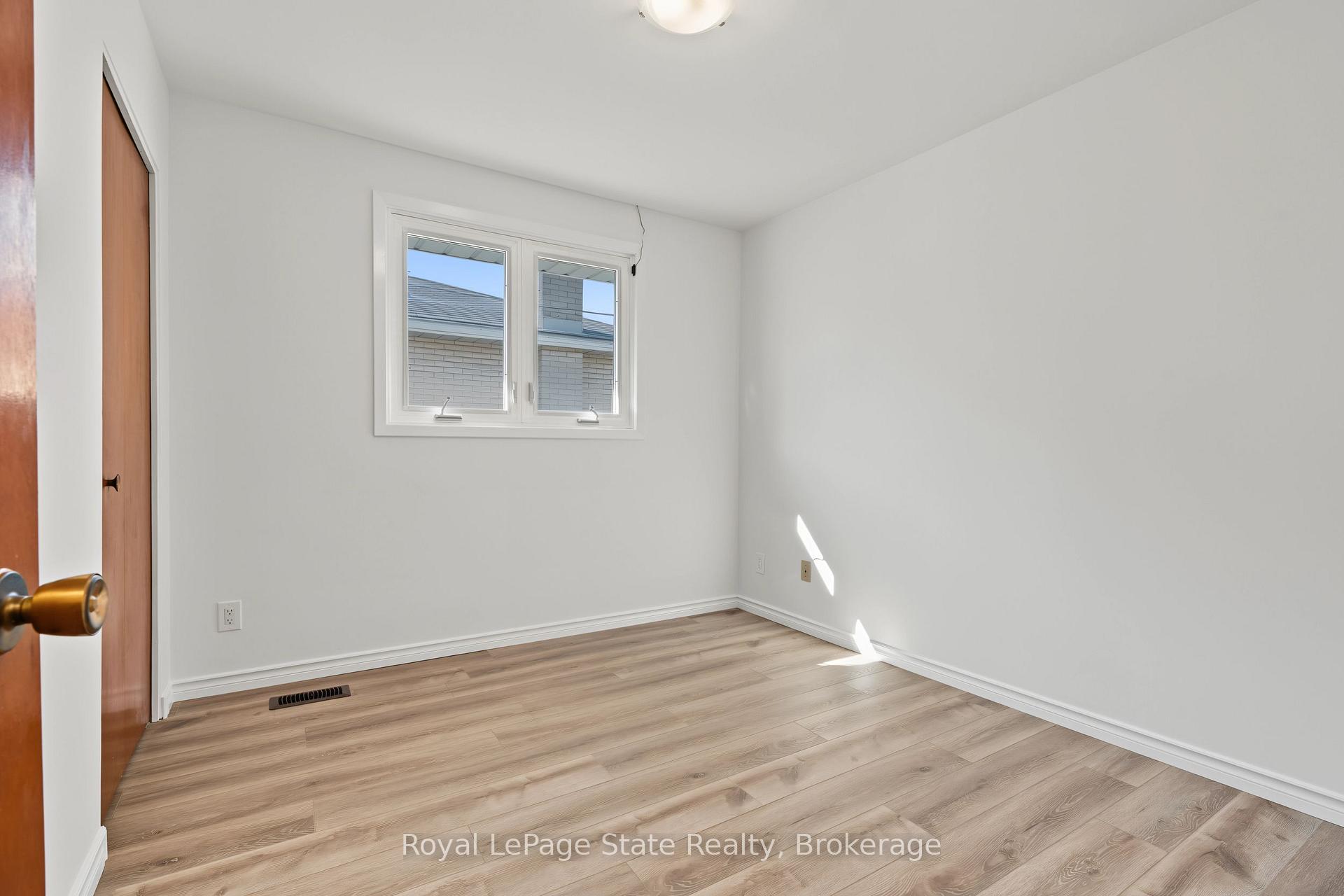 Photo 14 of 589 Mohawk Road W, Hamilton, Gilbert — HOMEH